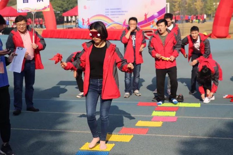 轻便休闲鞋:时尚与舒适的结合